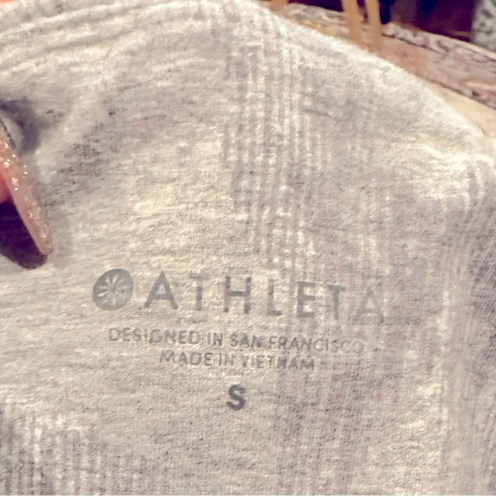 ATHLETA SANDBAR BE PRESENT CAPRI GRAY CAPRI CROPPED TWO PIECE LEGGING SET - Image 7