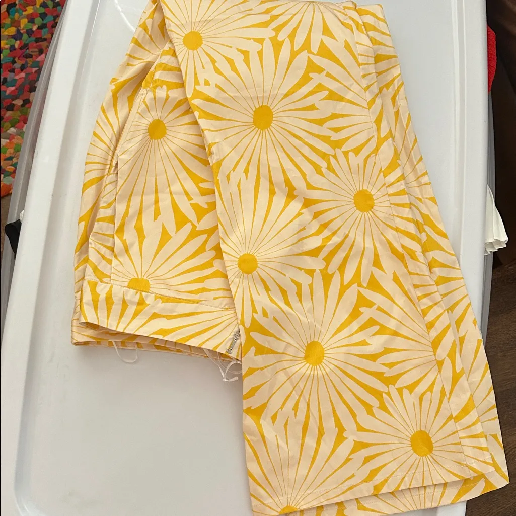 NWT Flora Bea NYC Daisy Pants Yellow White Size M - Image 7