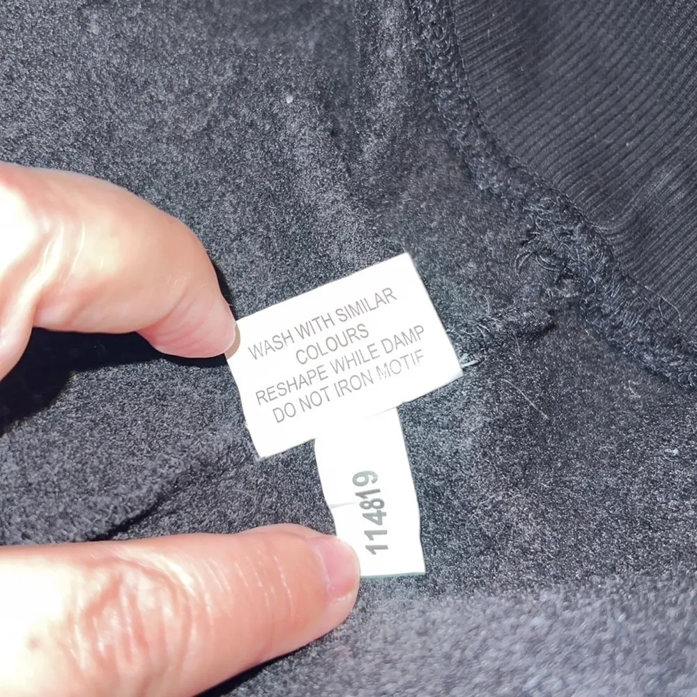 Guinness Dublin Black Logo Hooded Kangaroo Pocket Sweatshirt Size Medium - Image 7