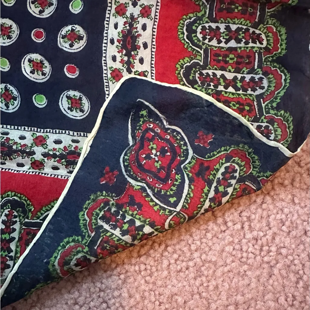 Vintage Feels Like 100% Silk Hand Rolled Scarf Smells Must/Perfume No Tags Navy Blue - Image 2