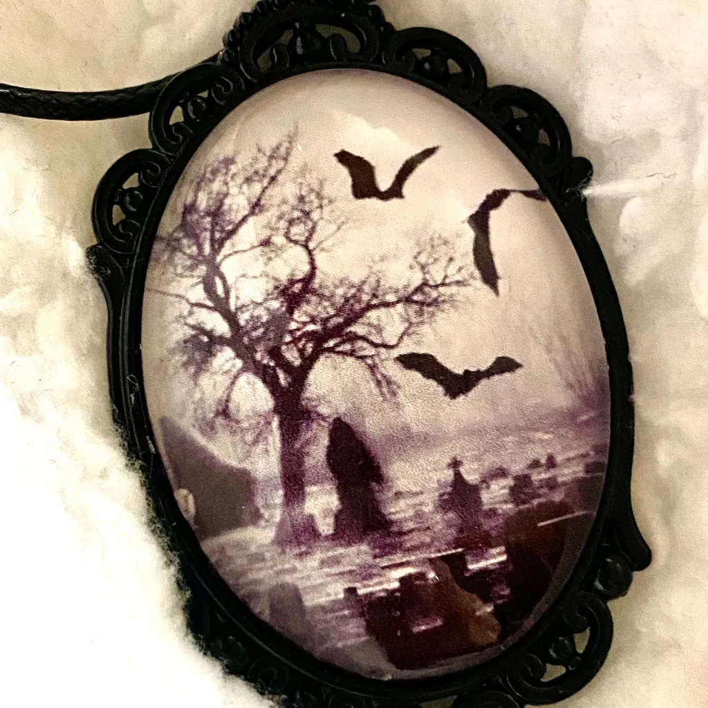 Gothic Black Pendant Necklace - Image 10