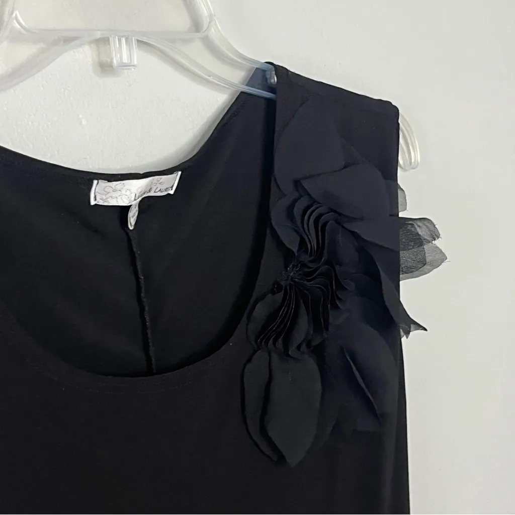 Lucy & Laurel Black Tank Top with Floral Detail - Image 4
