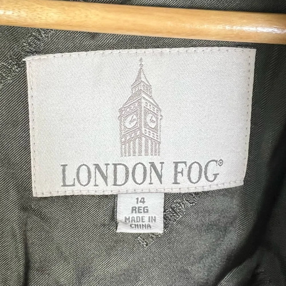 LONDON FOG Women’s Trench Coat Size 14 Vintage Tan Cream Lined Belted Long - Image 6