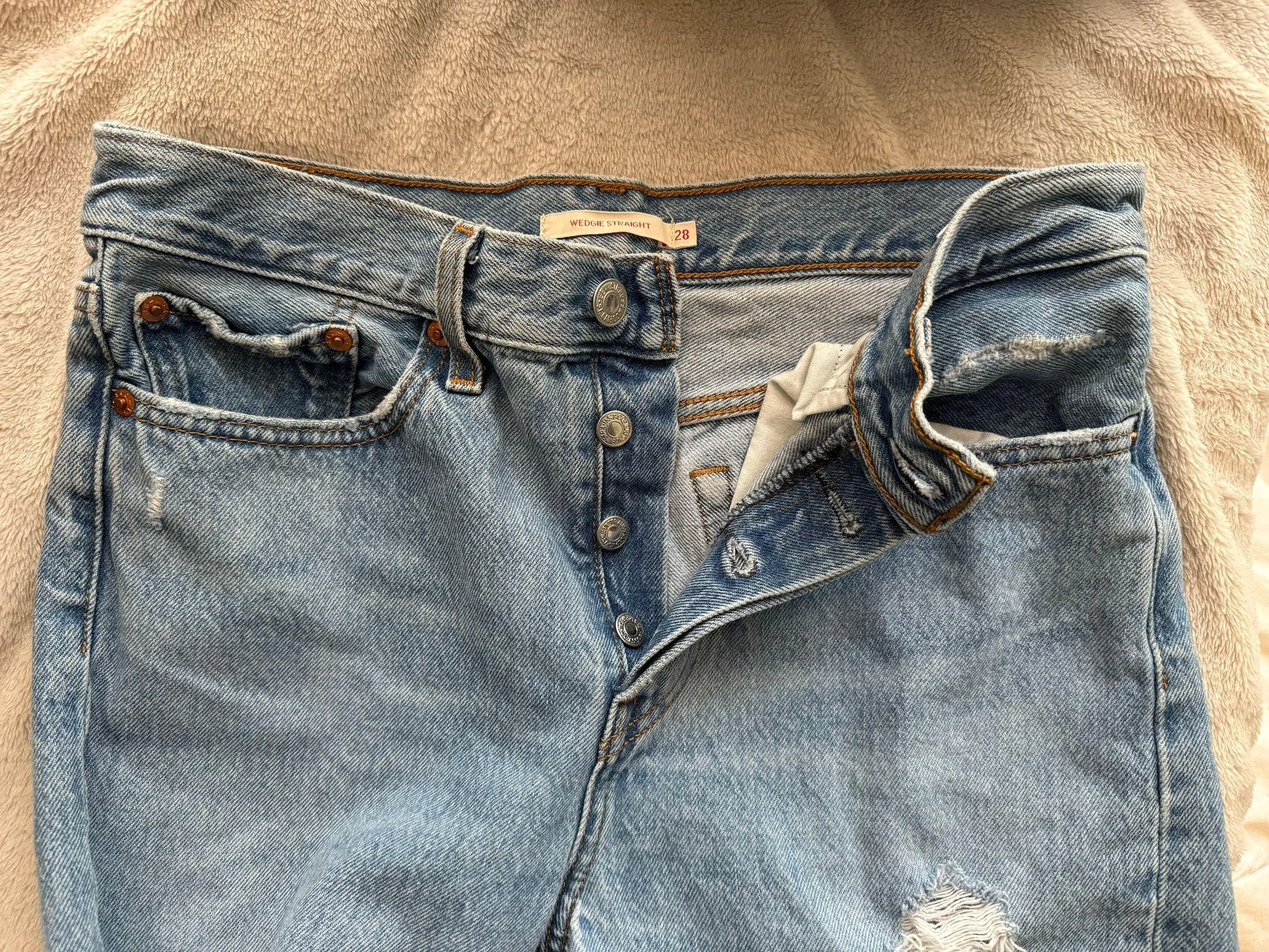 Levi’s Wedgie Straight Jeans - Image 4