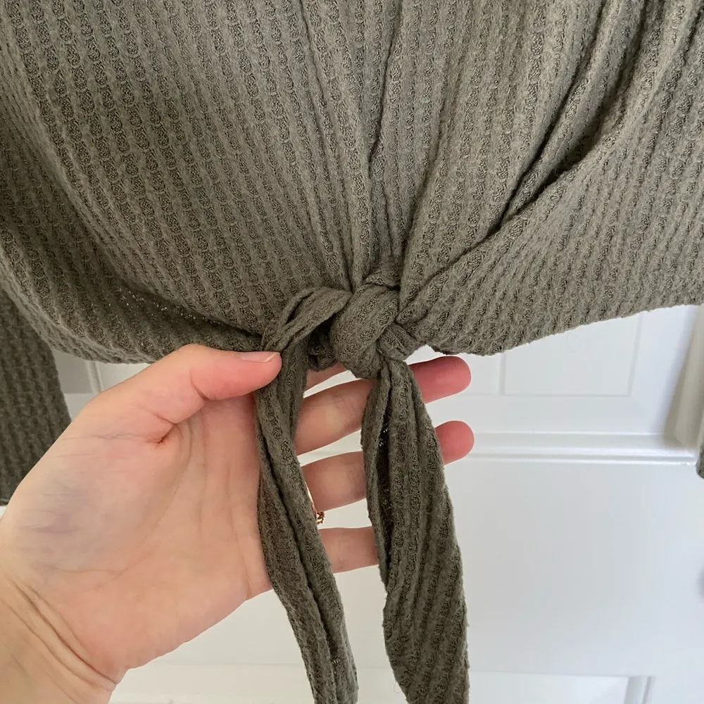 NWOT | Paper Crane‎ women’s knit long sleeve tied top — small - Image 4