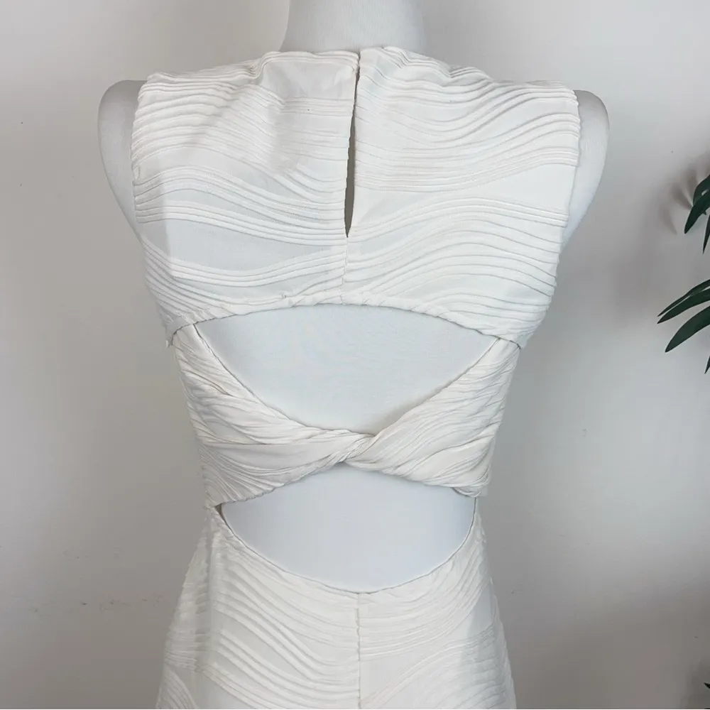 En Saison Vivian Midi Dress in Ivory - Image 6