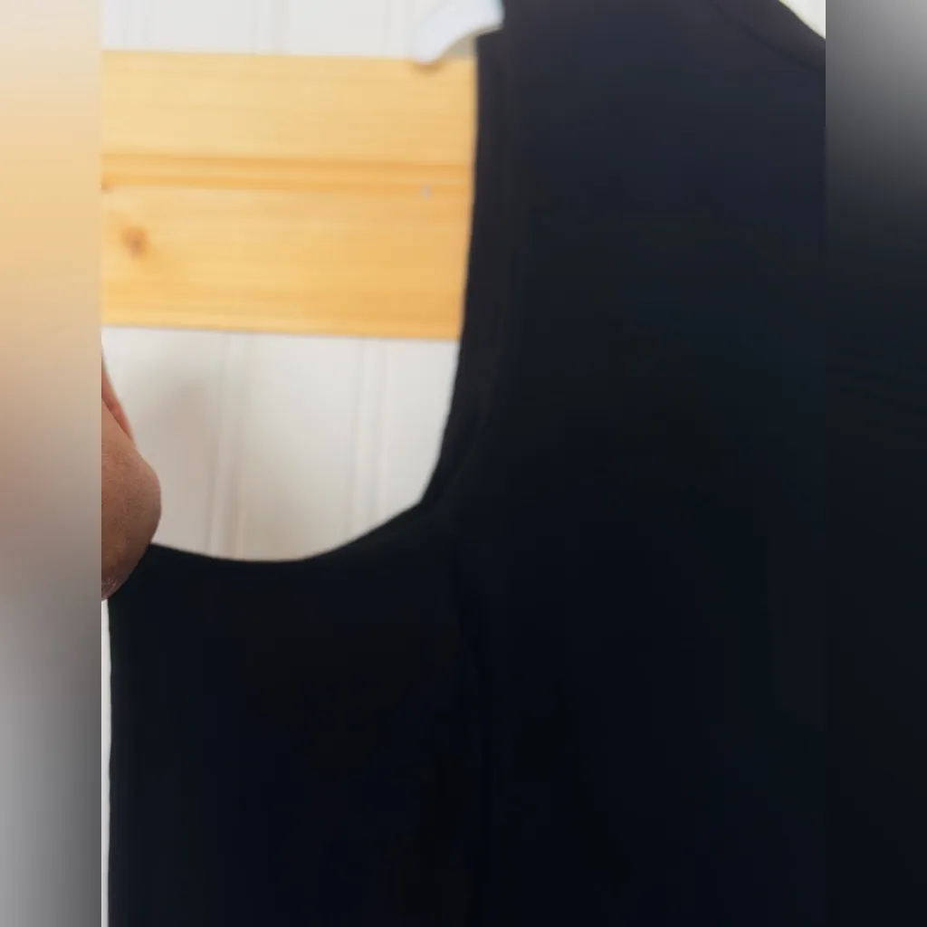 NWT Michael Lauren XRevolve Women’s Knit Top L/S Cut Out Shoulder Black Large - Image 4