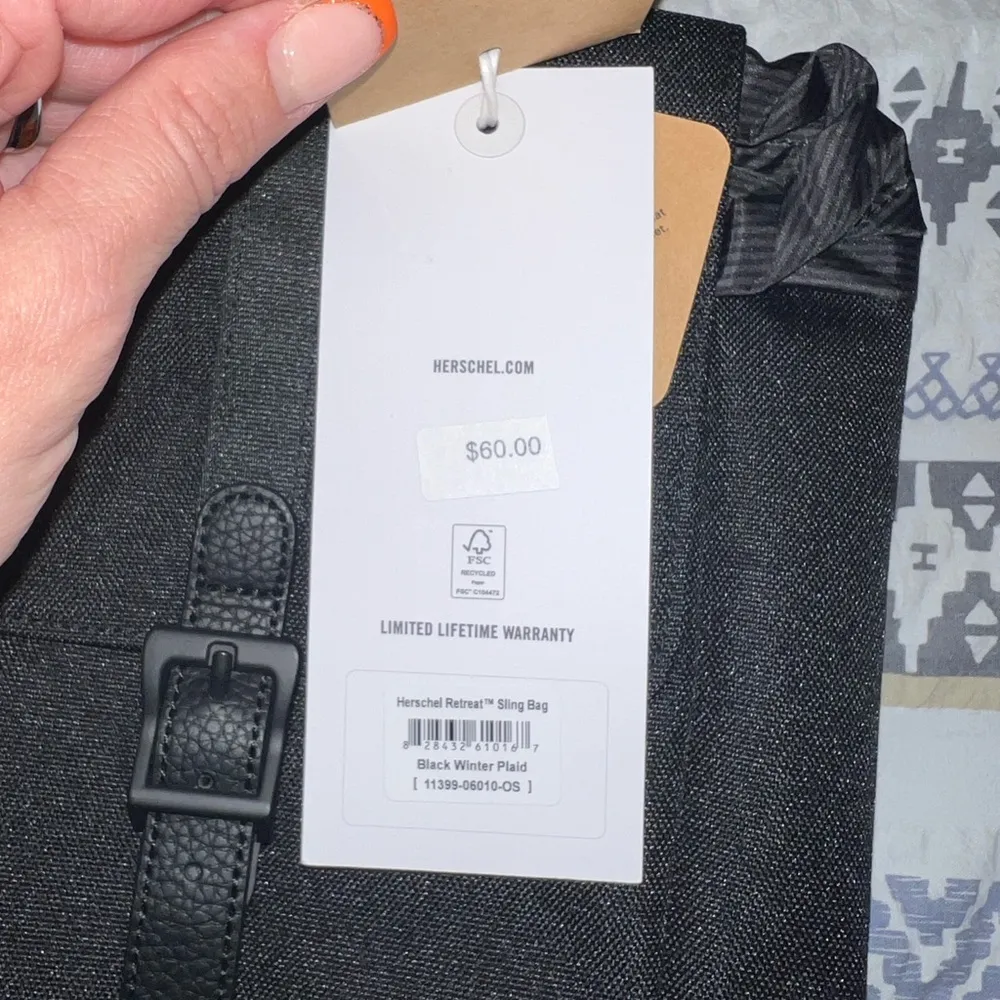 Herschel Retreat Sling bag NWT
Black winter plaid - Image 3