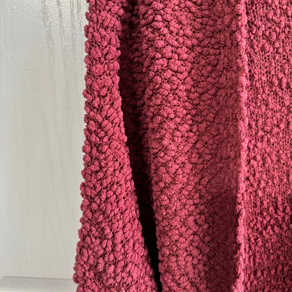Umgee red popcorn knit ope front cardigan size medium - Image 4