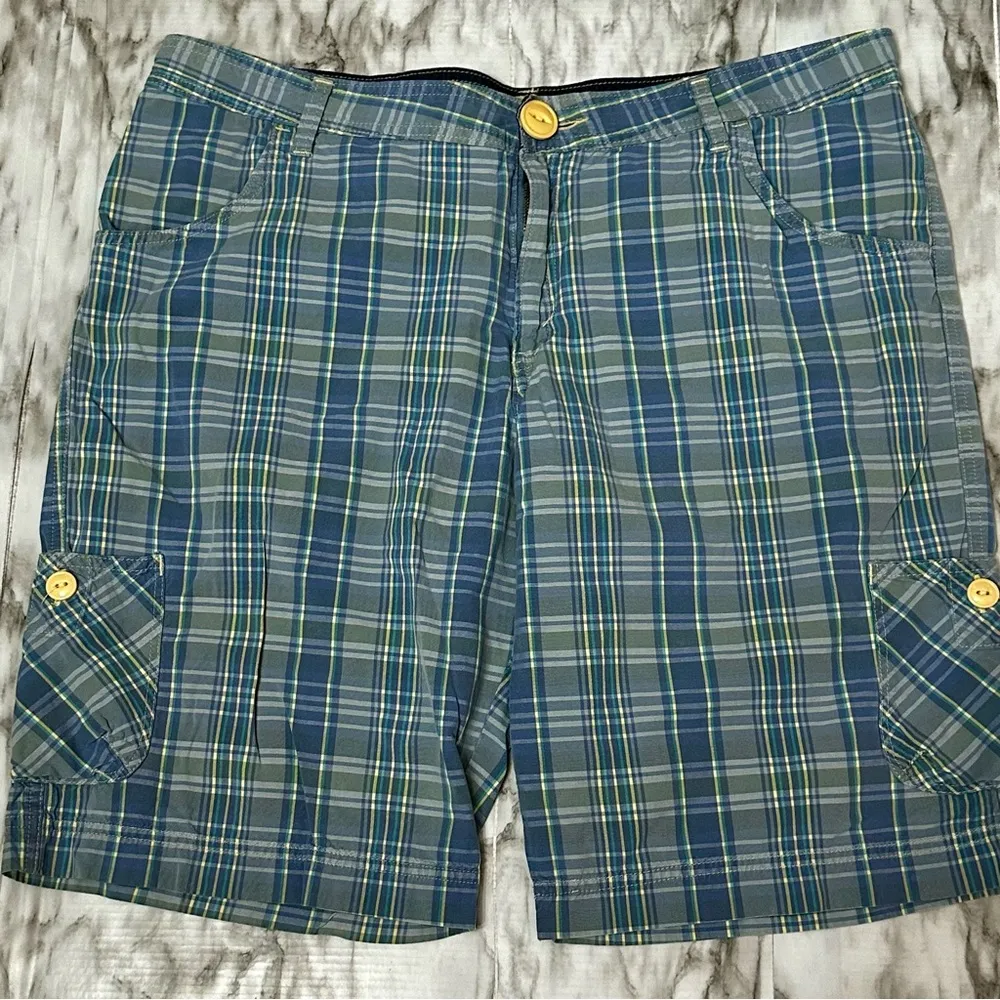 Levi's Blue and Green Cargo Shorts with Plaid Design Vintage Chino Bermuda - Image 2