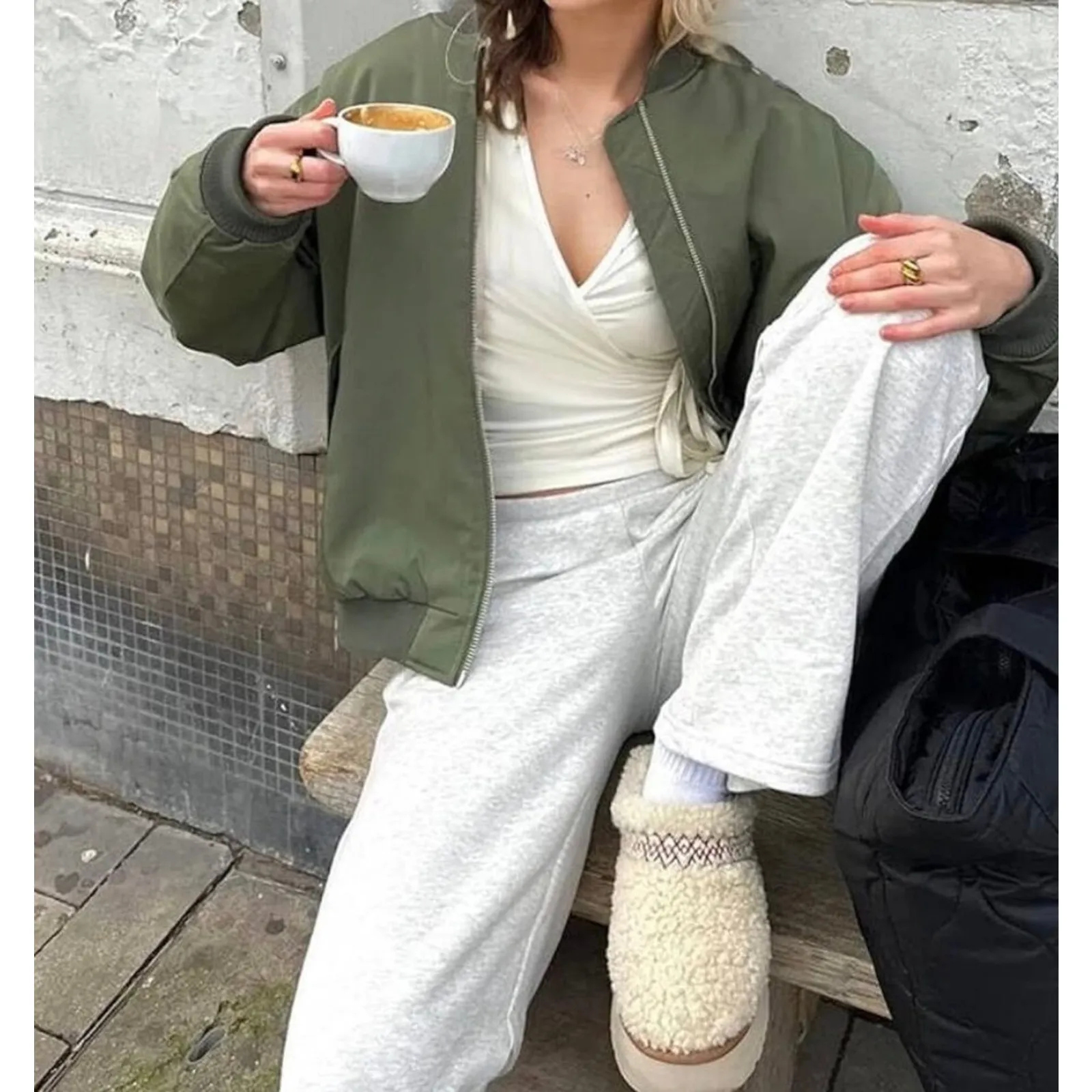 Bundle of 2 Platform Slippers for Women Mini Snow Boots Short Ankle Cozy Fleece Size 8 - Image 4