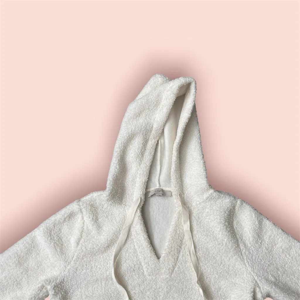 ✨HOST PICK✨ LOFT White Sherpa Comfy Pullover Hoodie size Medium - Image 6