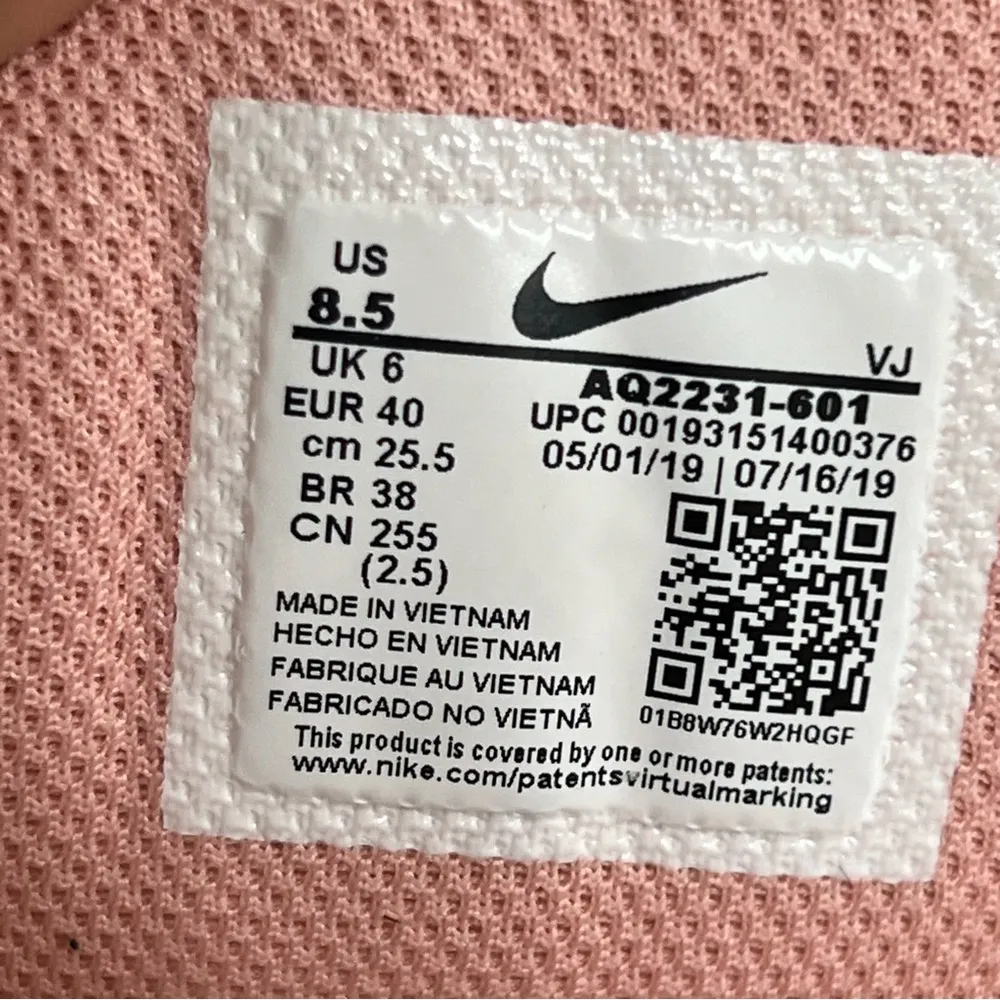 Womens Nike Air Max Oketo size 8.5 flawed - Image 5