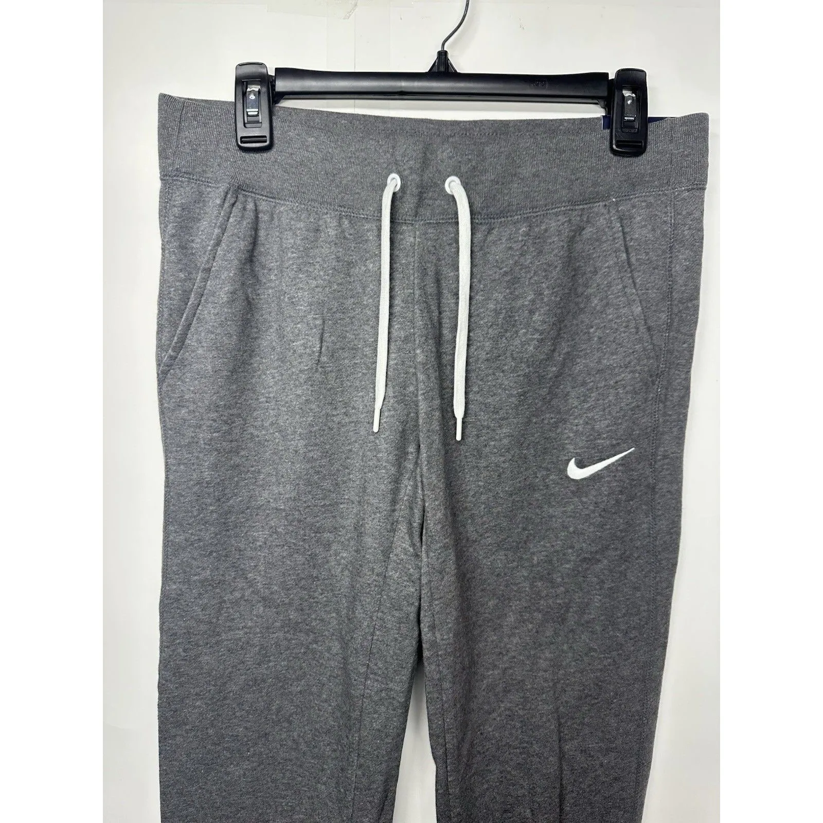 Nike Women’s Gray Sweatpants Size Small Joggers 32.5x22 Drawstring - Image 3
