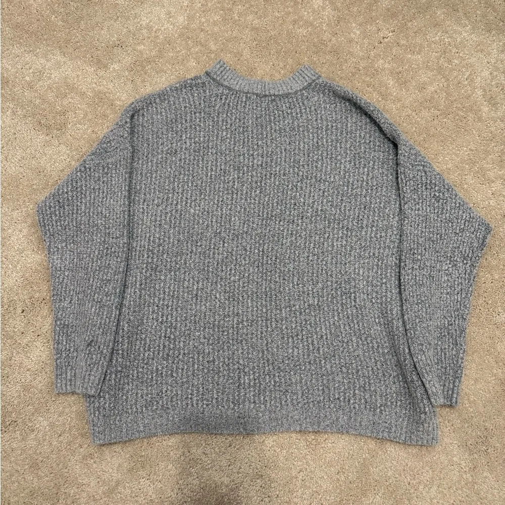 Cute gray sweater! - Image 2
