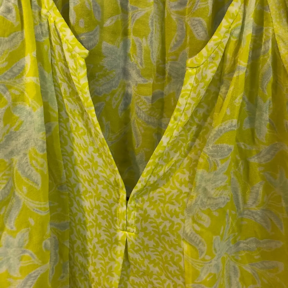 Joie XS Yellow Floral Baby Doll V-Neck Silk Blouse - Image 3