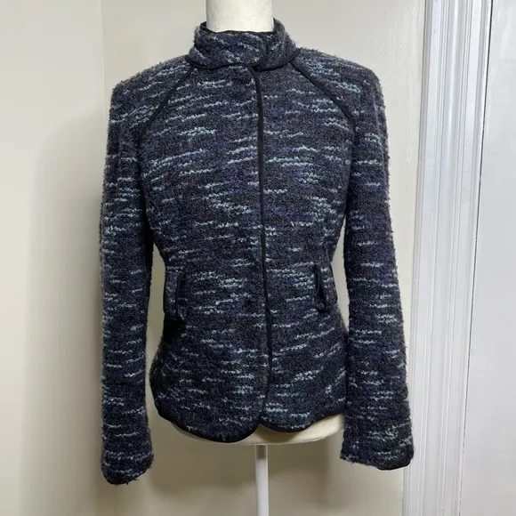 Sandro Sportwear wool blend boucle Button front jacket Size Medium no belt - Image 2