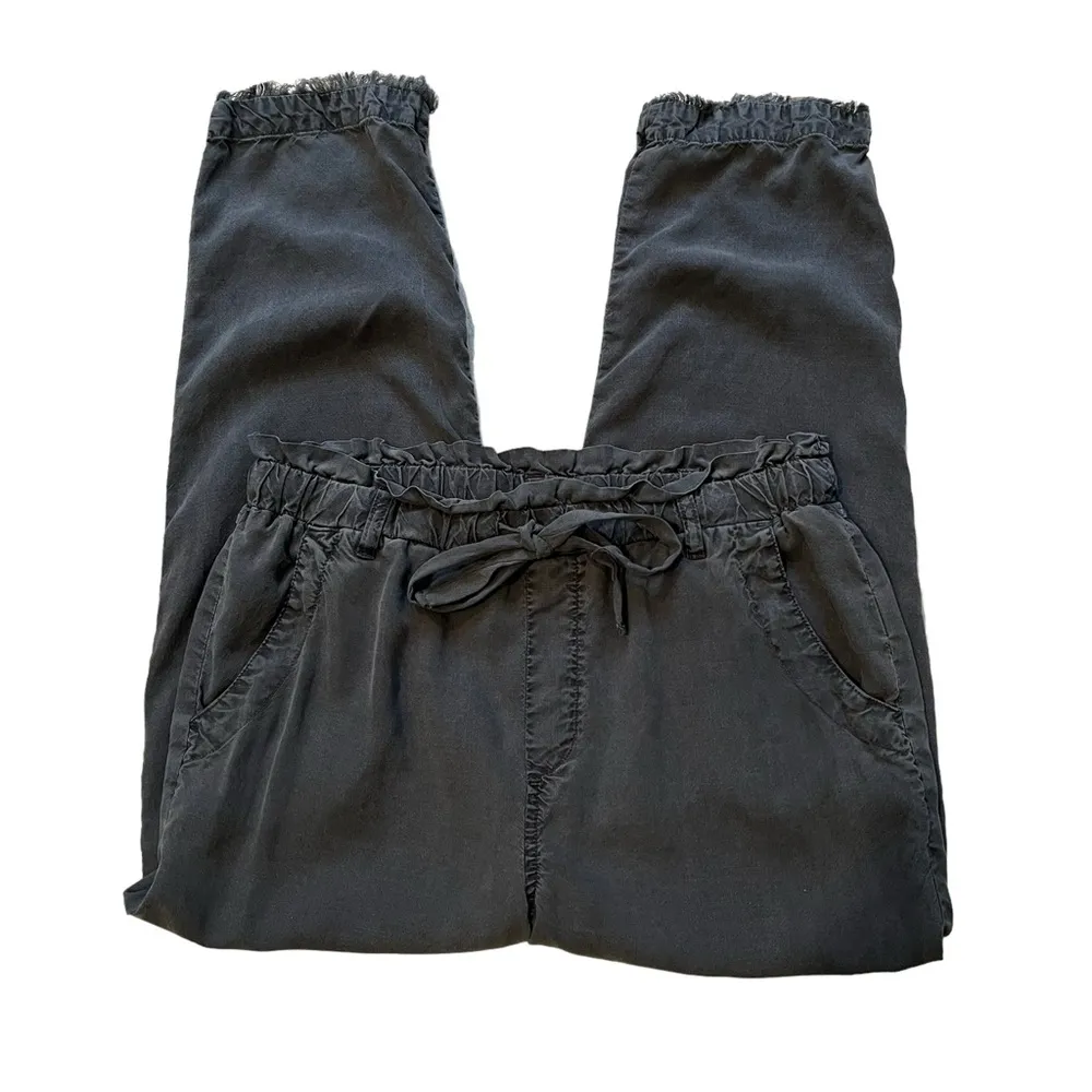 Bella Dahl Ruffle Drawstring Waistline Pull On Cropped Pant Frayed Hem, … - Image 5
