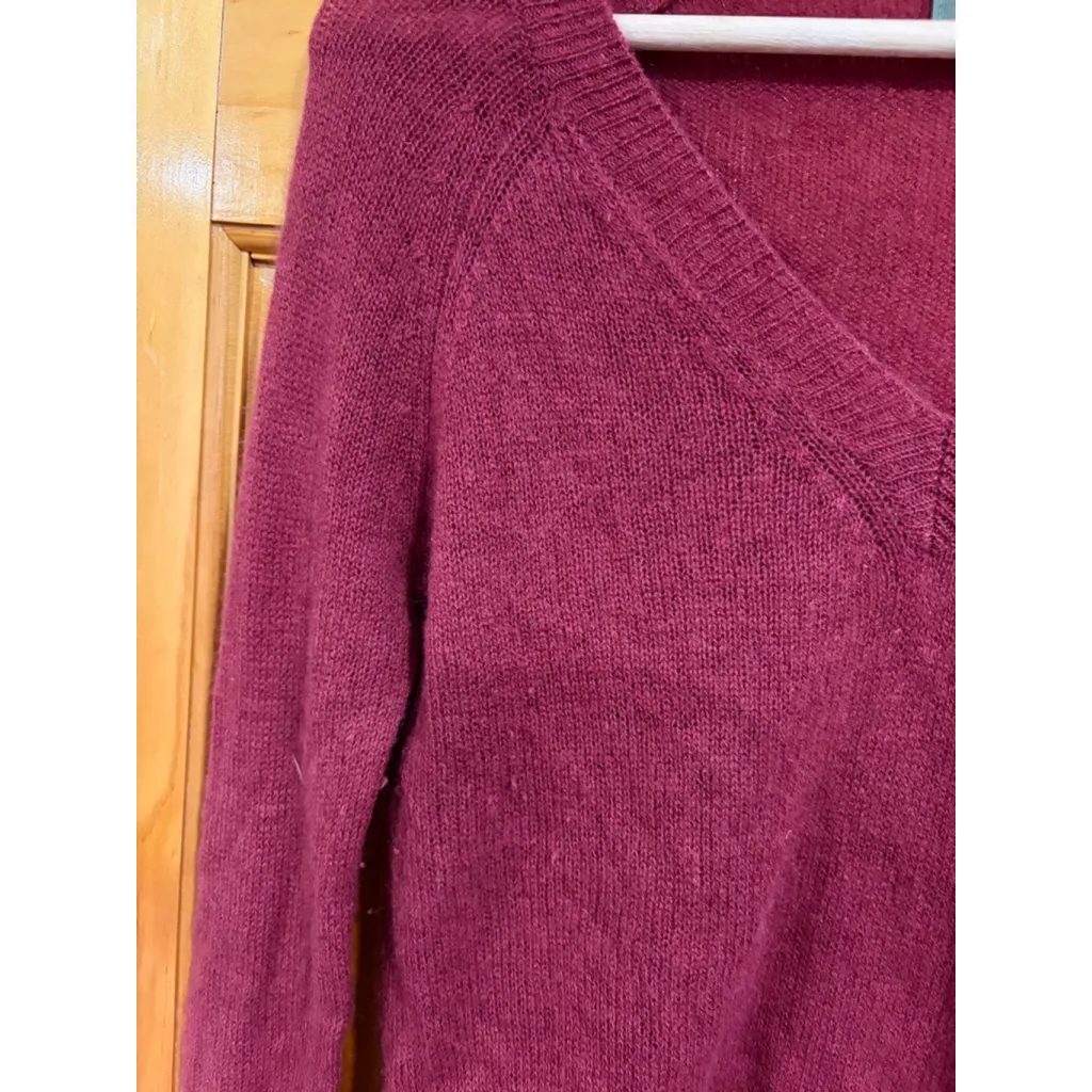 Enza Costa 100% Cashmere V Neck Sweater Burgundy Red Size XS Soft Luxe Knit - Image 3