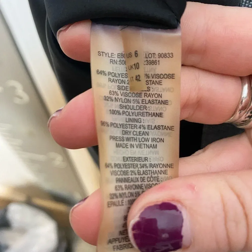 ELIE TAHARI‎ Mixed Media Sheath Dress Black/Gray With Leather Shoulder Detail - Image 5