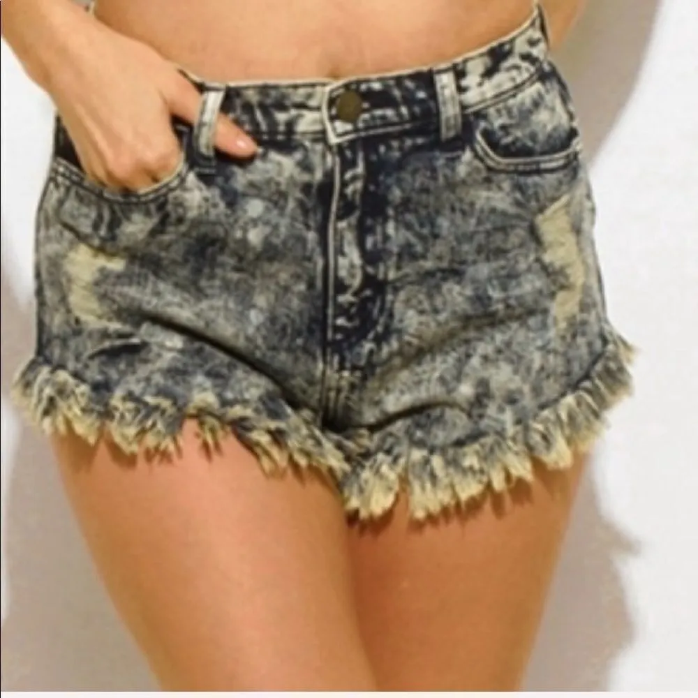 ‎Acid Washed Fringe Jean Shorts Blue - Image 2