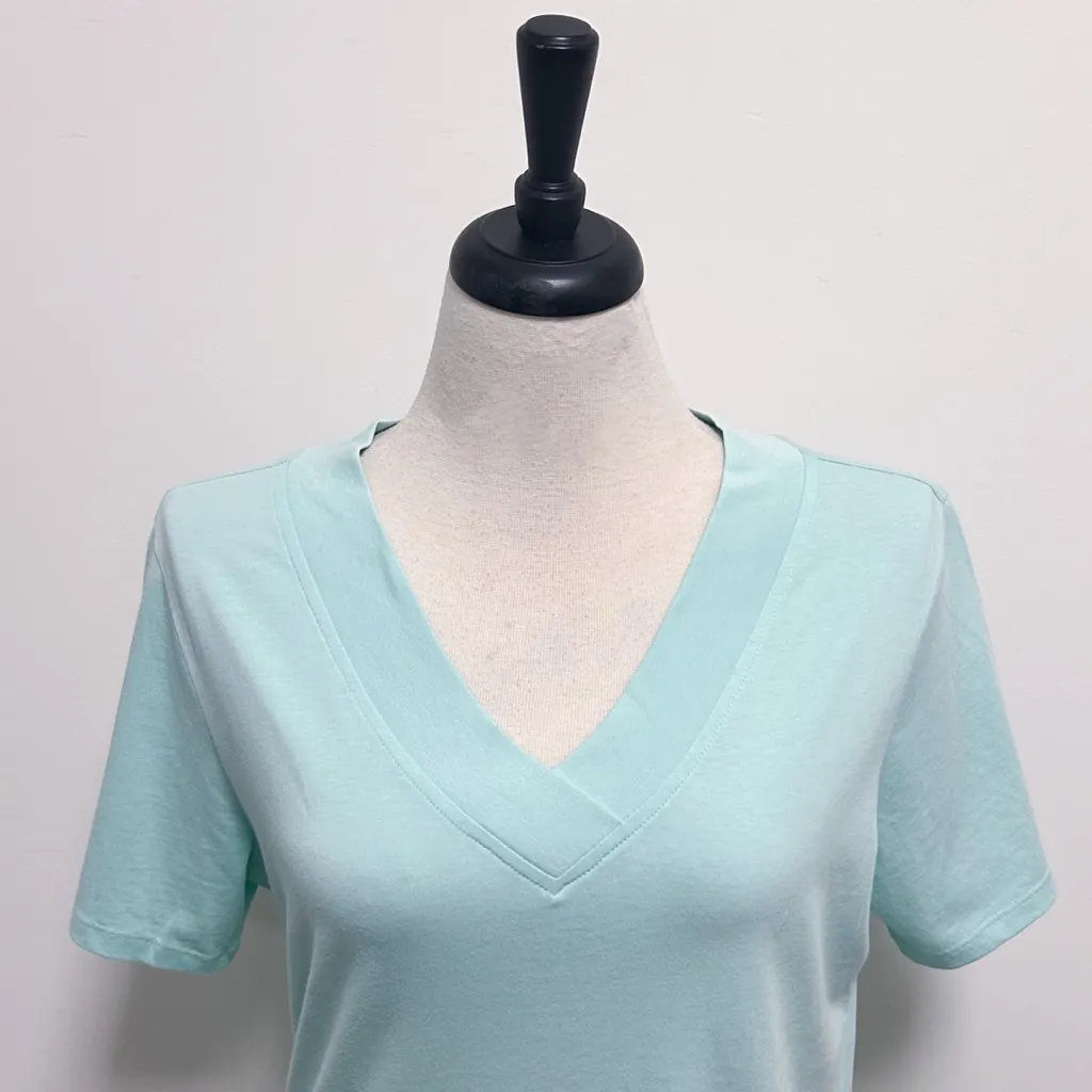 Tommy Bahama Mermaid Pale Green Aloha Spirit V Neck Cotton T Shirt Large New - Image 2