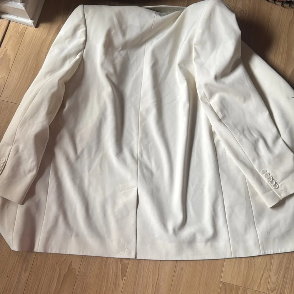 Elegant Cream Blazer - Image 4