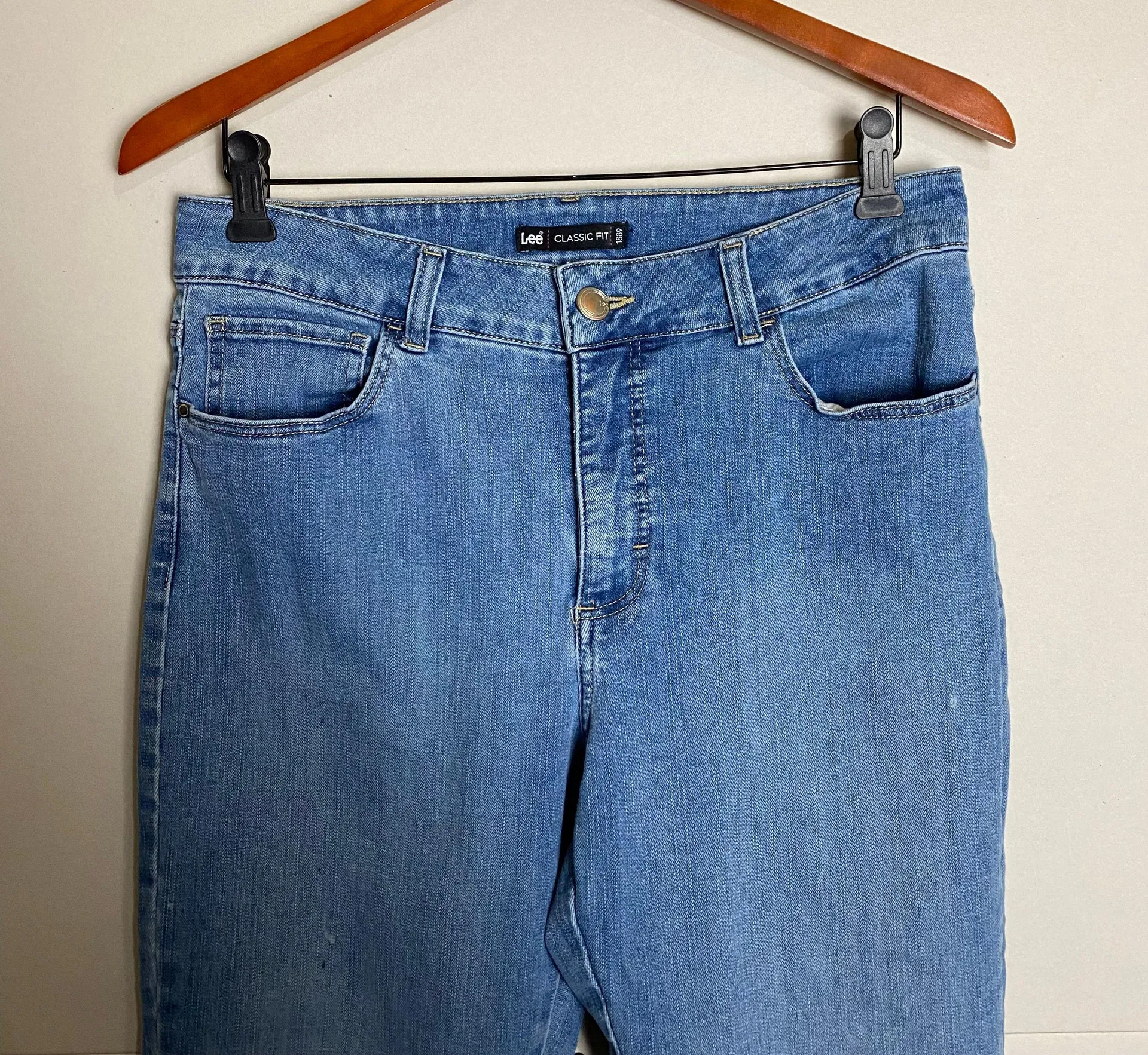 Lee Classic Fit Jeans  Size 12 SHORT - Image 3