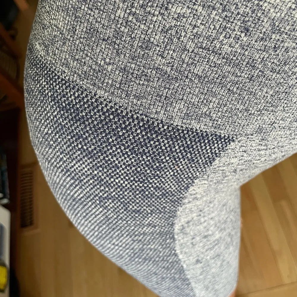 Gymshark Gray Leggings High-Waisted Performance Bottoms - Image 5