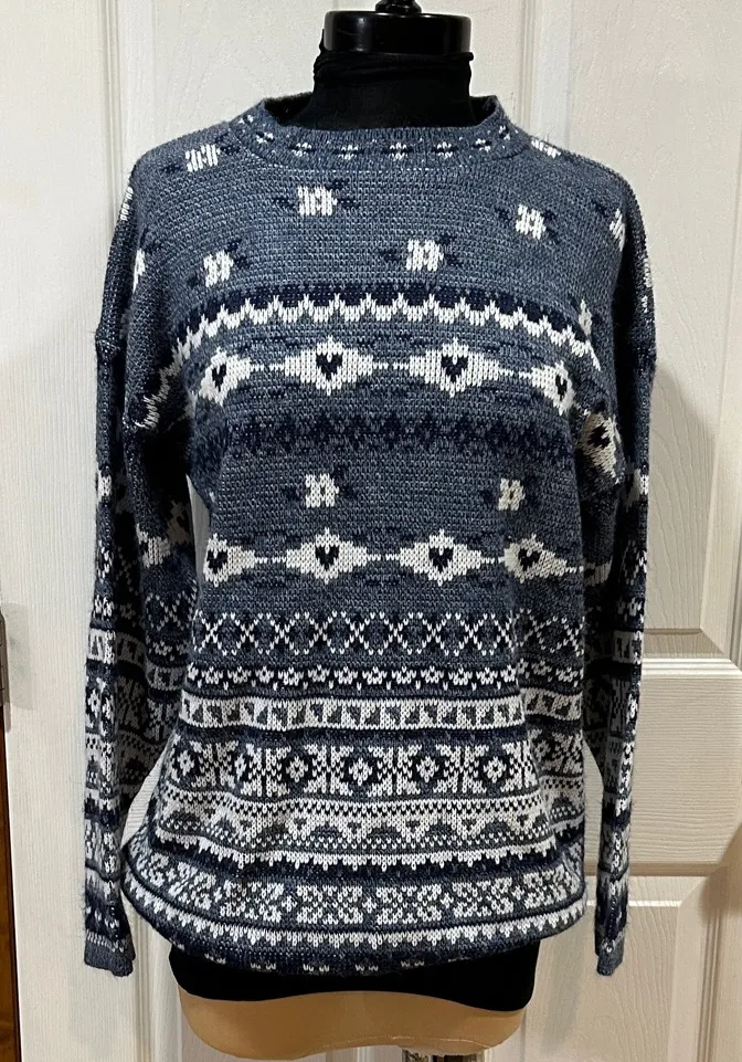 Vintage 80sā90s Sassoon Blue & White Sweater ā Hearts & Flowers ā Size Small - Image 1