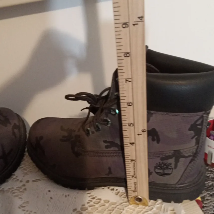 Timberland Iridescent Premium Womens Boots Camo Black Purple Sz 8.5 - Image 10