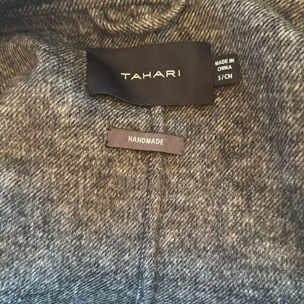 Like new gray Tahari wool-blend jacket / blazer /mini coat. Handmade super soft! - Image 3