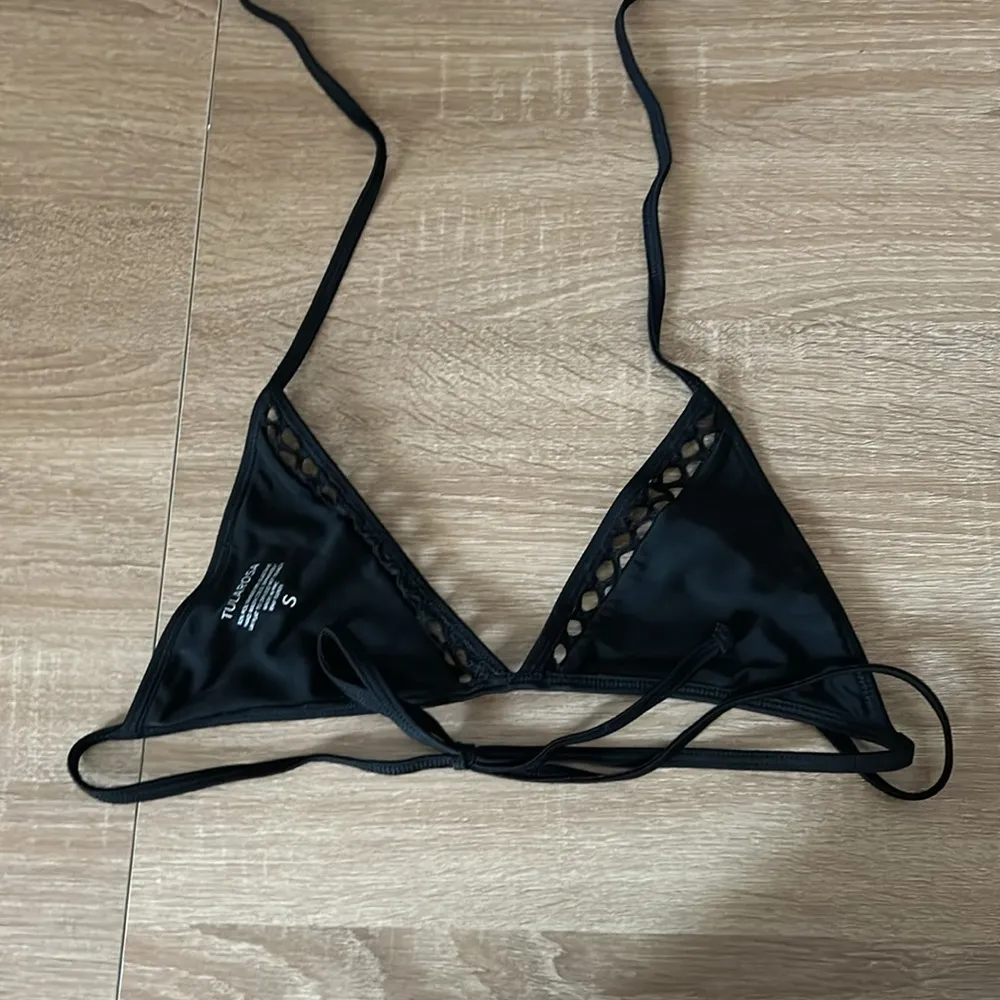 Tularosa  black bikini top - Image 3