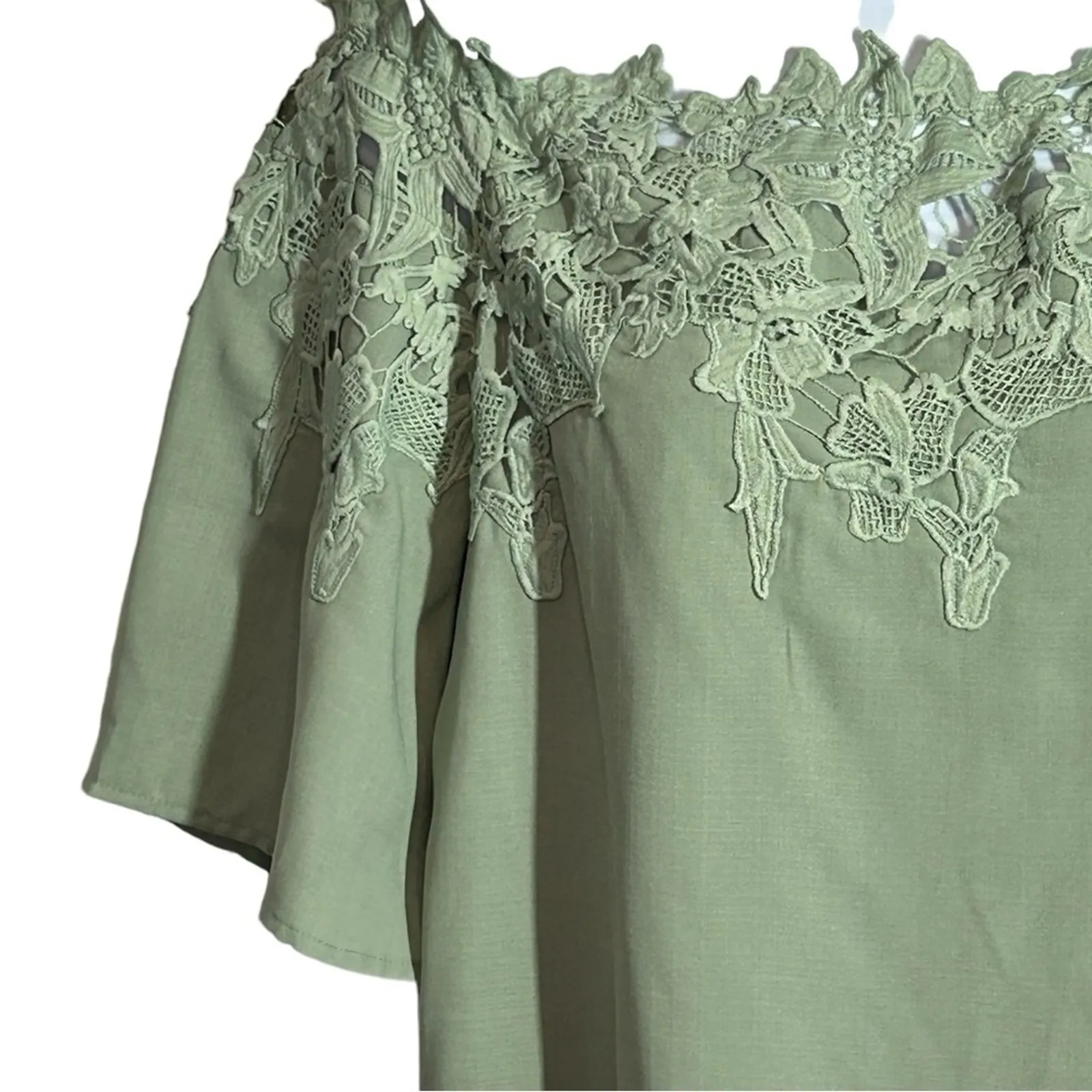 Umgee Green Off Shoulder Crochet Floral Mini Dress Large NWT - Image 4