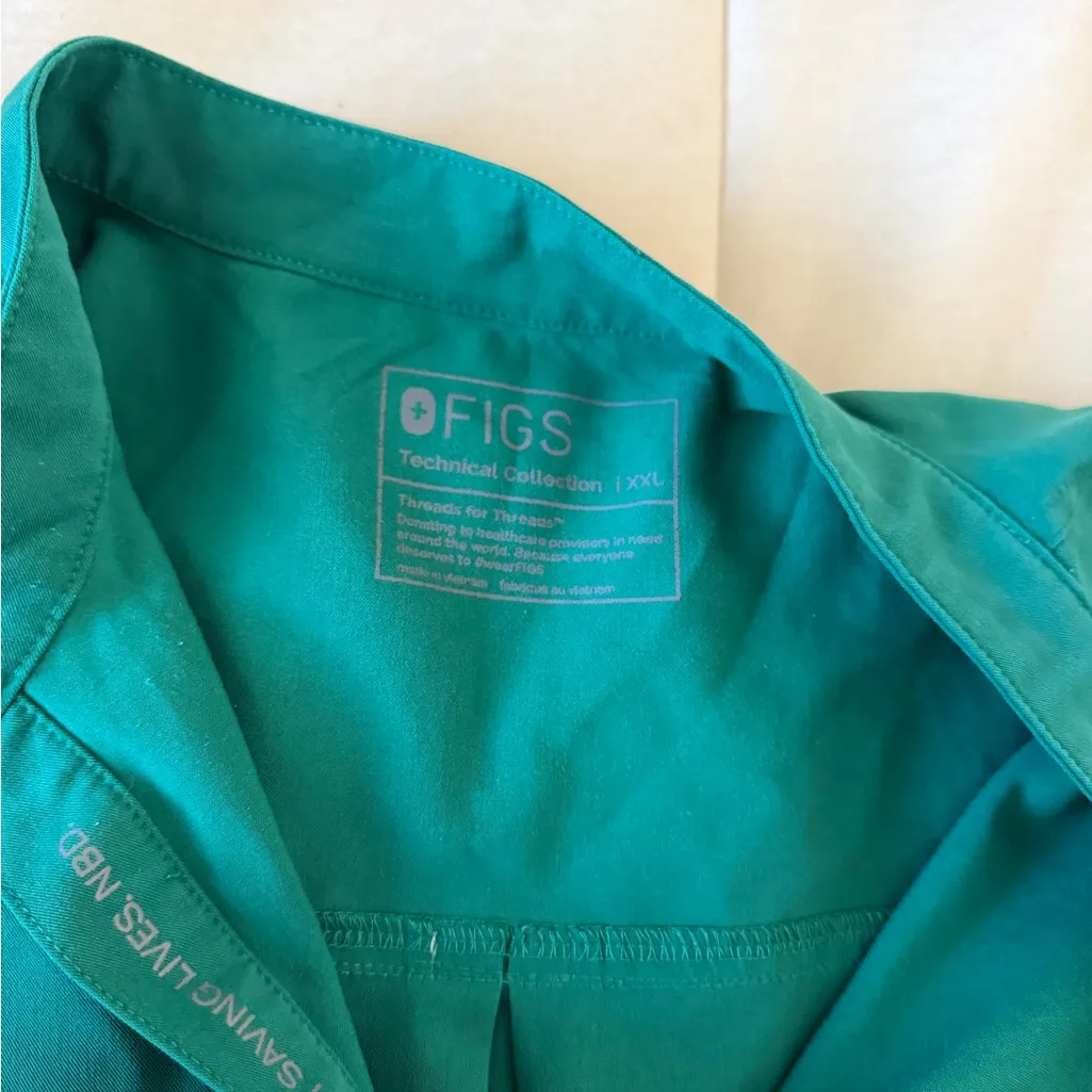 Figs Teal Sleeveless Top and Joggers Scrub Set - Image 9