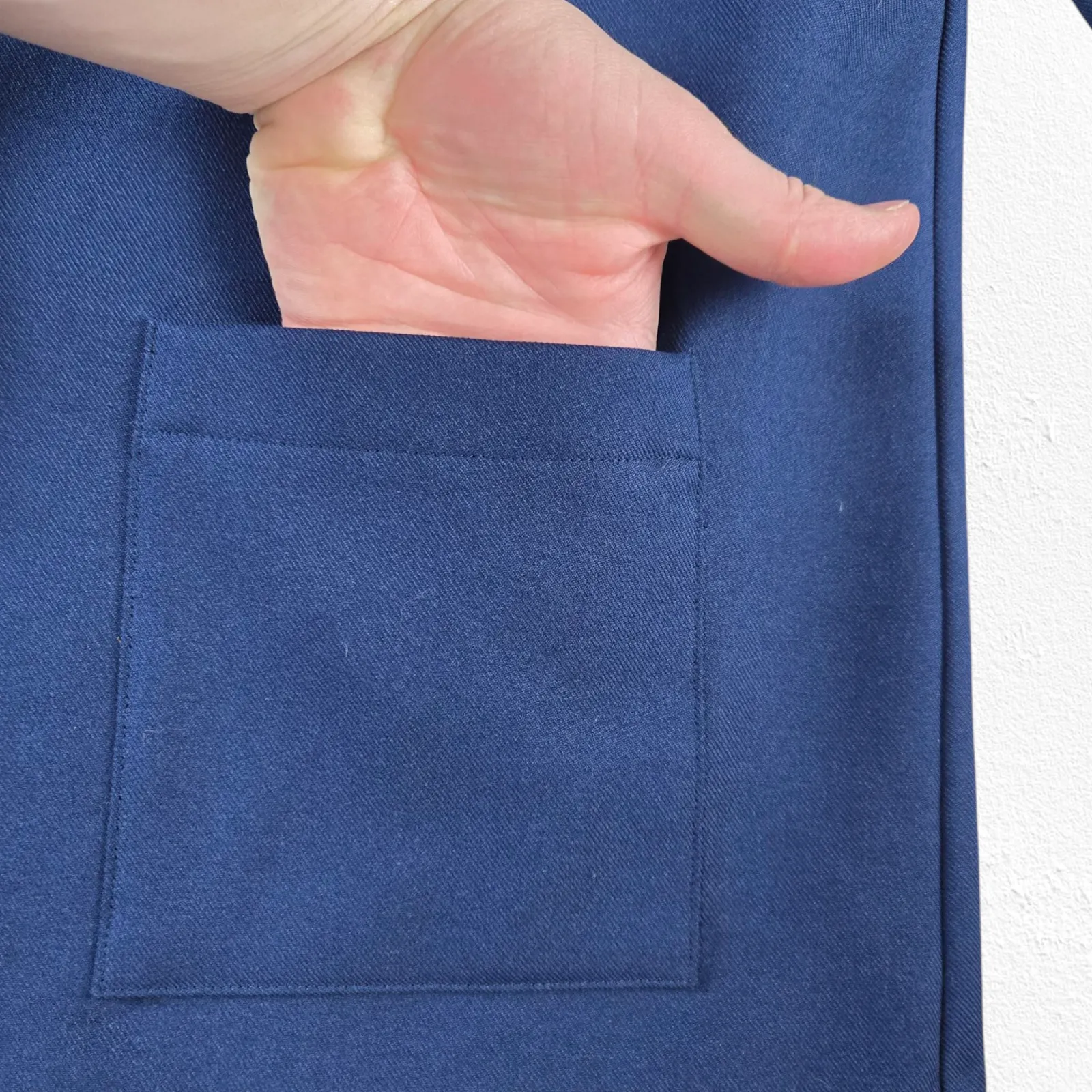 1980s Vintage Graff Petite Navy Blue USA Made Gold Crest Buttons Blazer Size 12P - Image 8