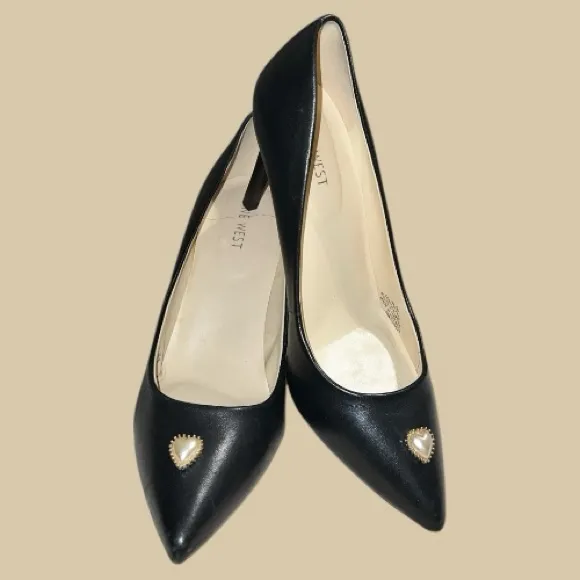 Elegant jones New York black heels and cute cream heart embellishment. - Image 3