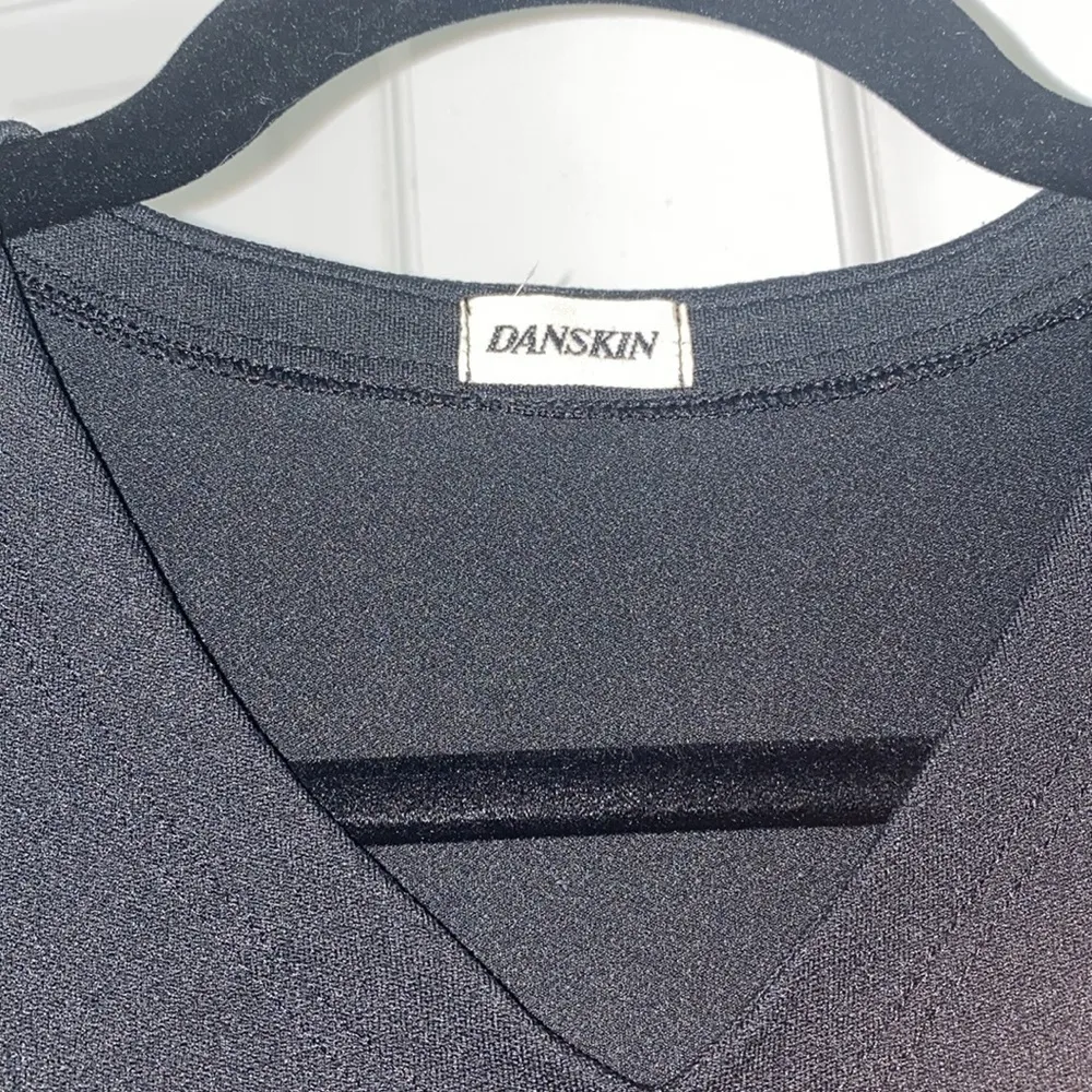 Danskin black shirt sleeve v neckline dress. Nylon/ lycra/Spandex. Size PS. NWOT - Image 6
