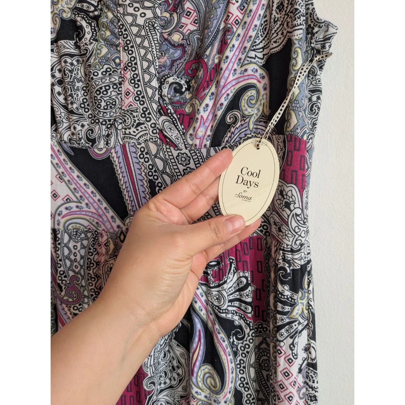 Cool Days Soma Intimates Women's Sleeveless Soft Paisley Bohemian Maxi Dress XS Pink - Image 4