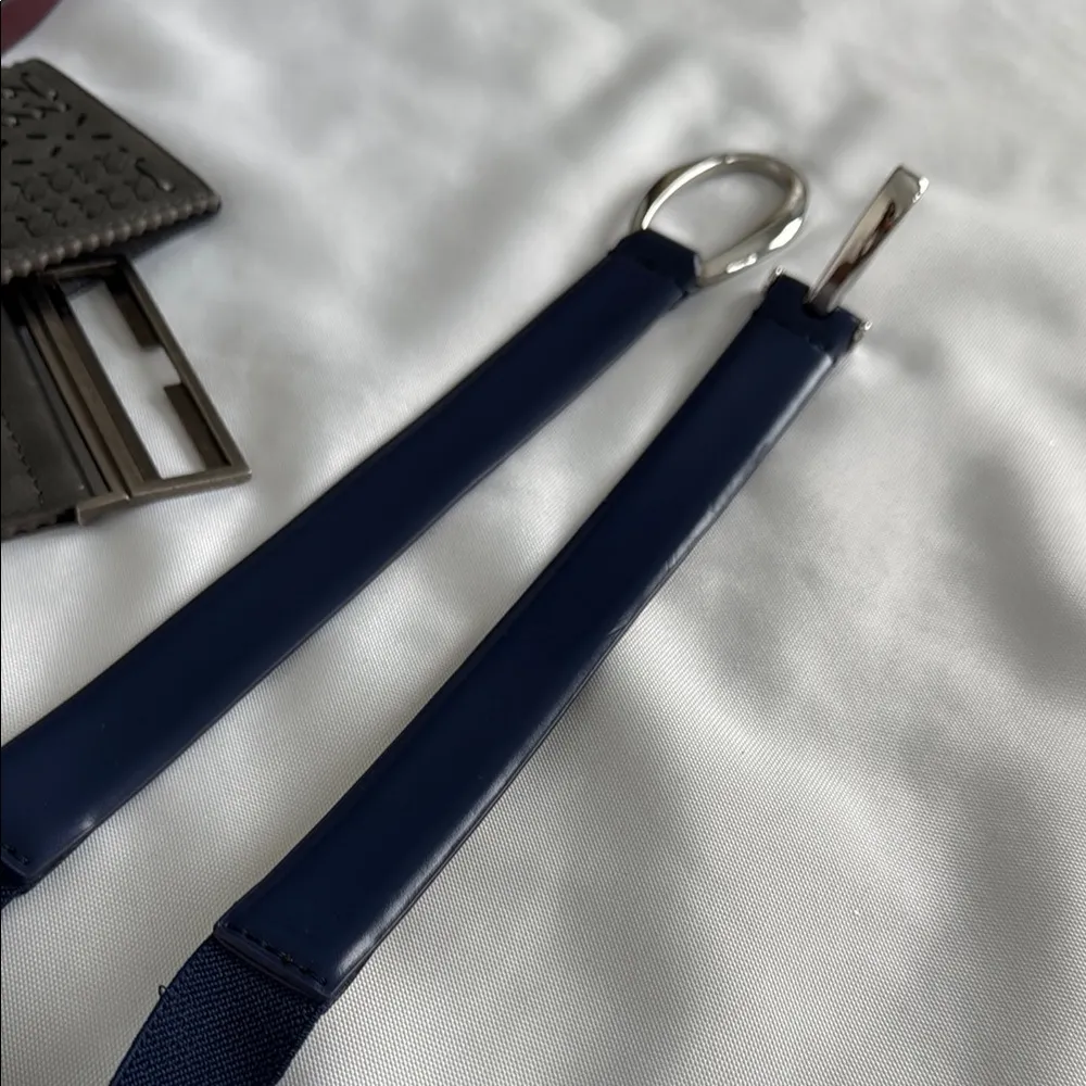 Assorted Women's Belt Set - Brown, Gray, Black, Blue Sz S/M - Image 2