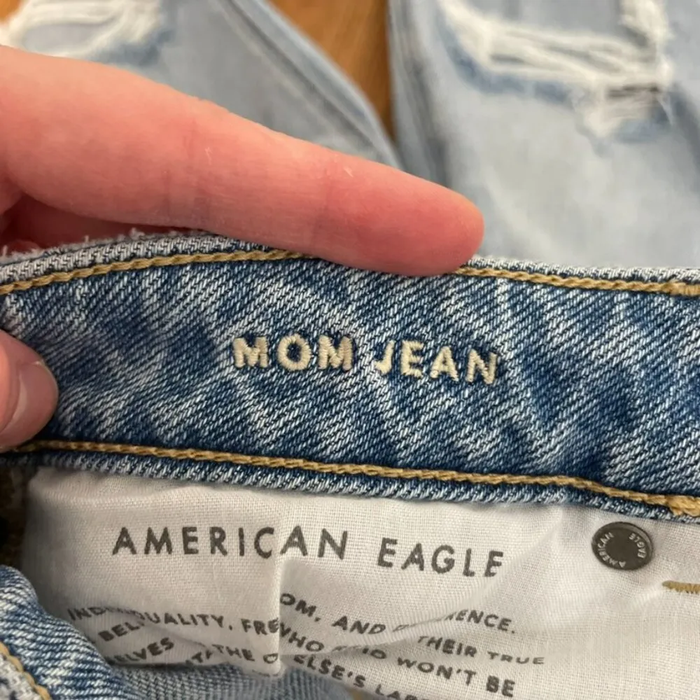 AMERICAN EAGLE AE Stretch Ripped Mom Jean Light Wash High Waisted Distressed 2 - Image 8