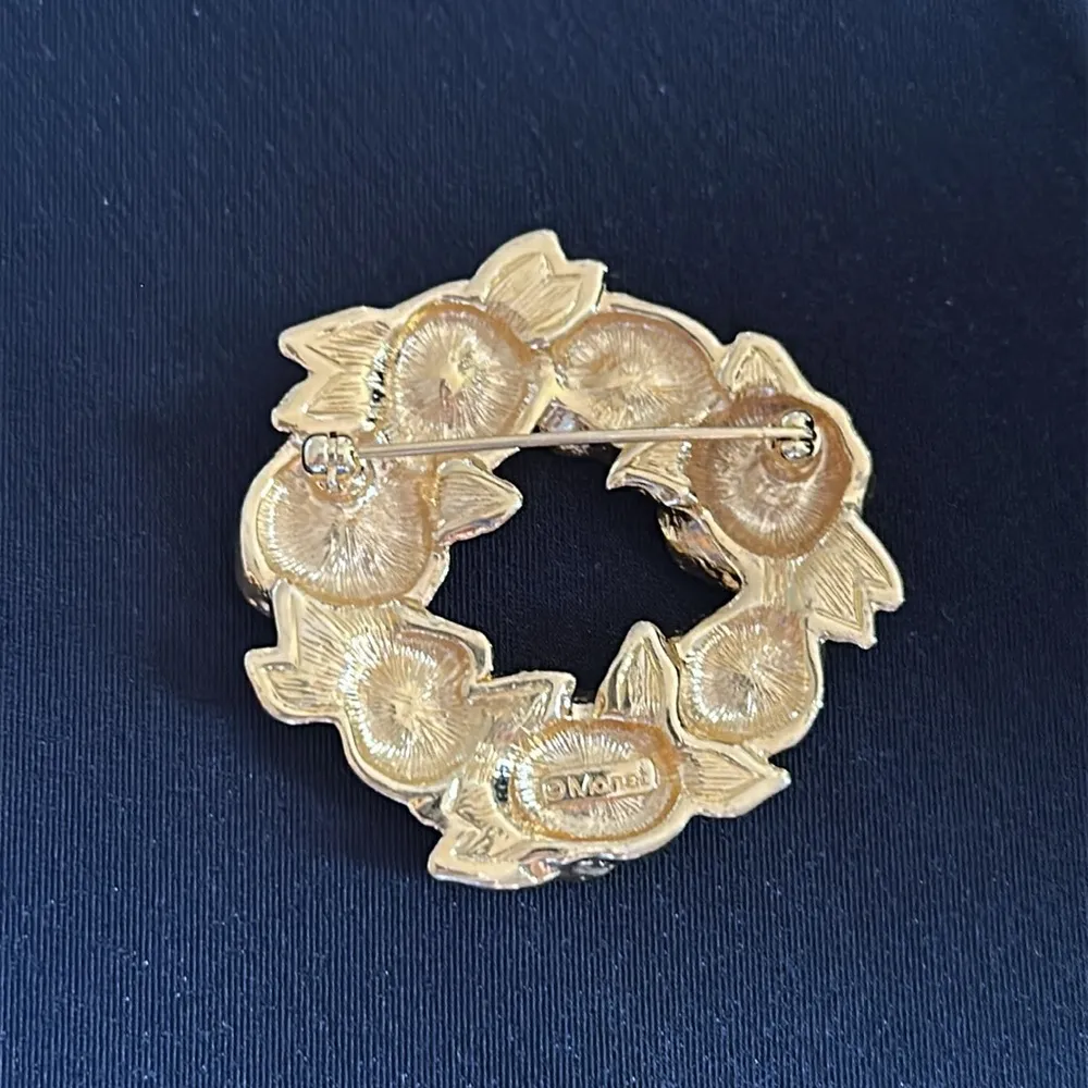 Monet EUC goldtone with rhinestone rose wreath brooch. Measures appx. 1 - Image 2