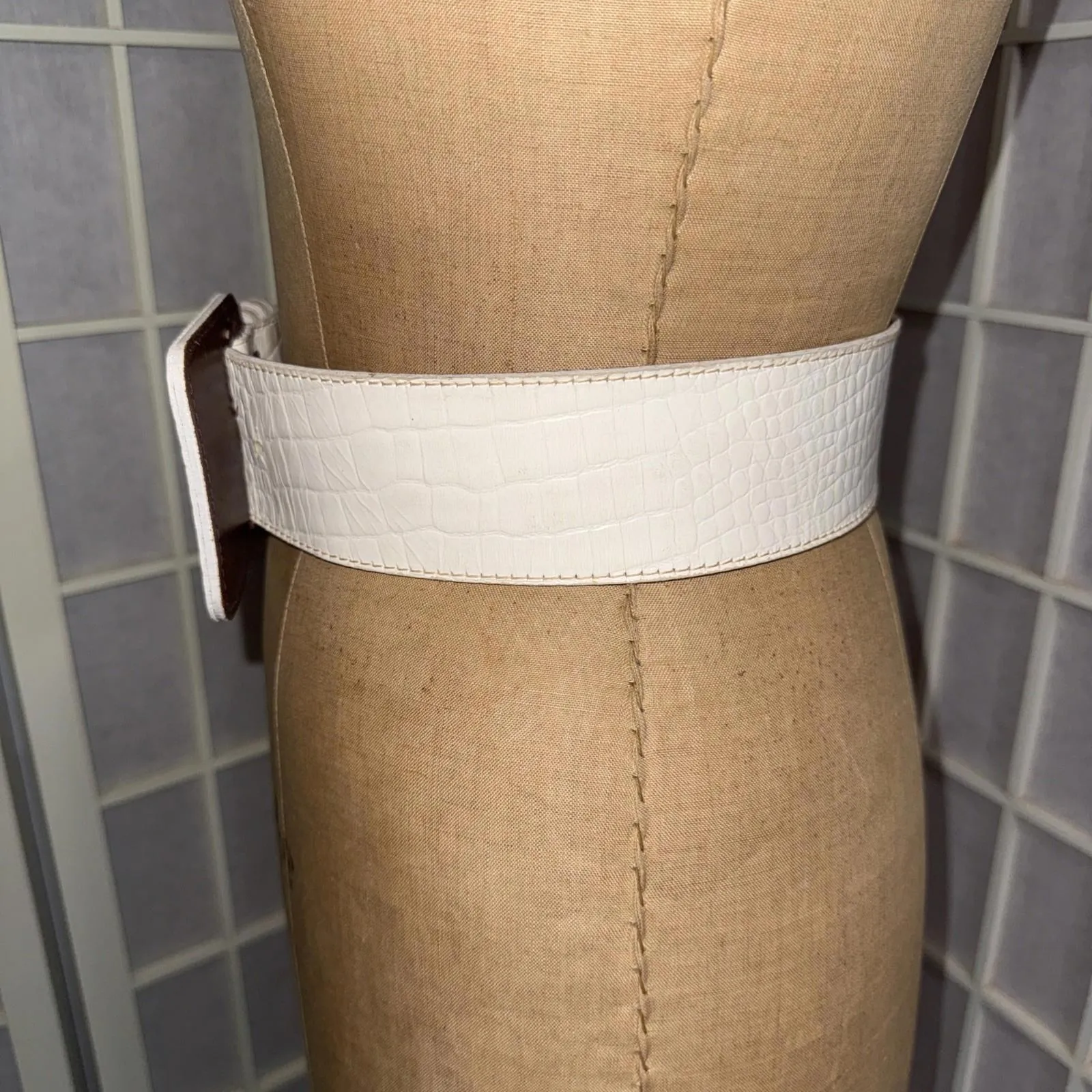 Vintage Sandy Duftler Y2K 90s White Leather Chunky Buckle Statement Belt XS/S - Image 3