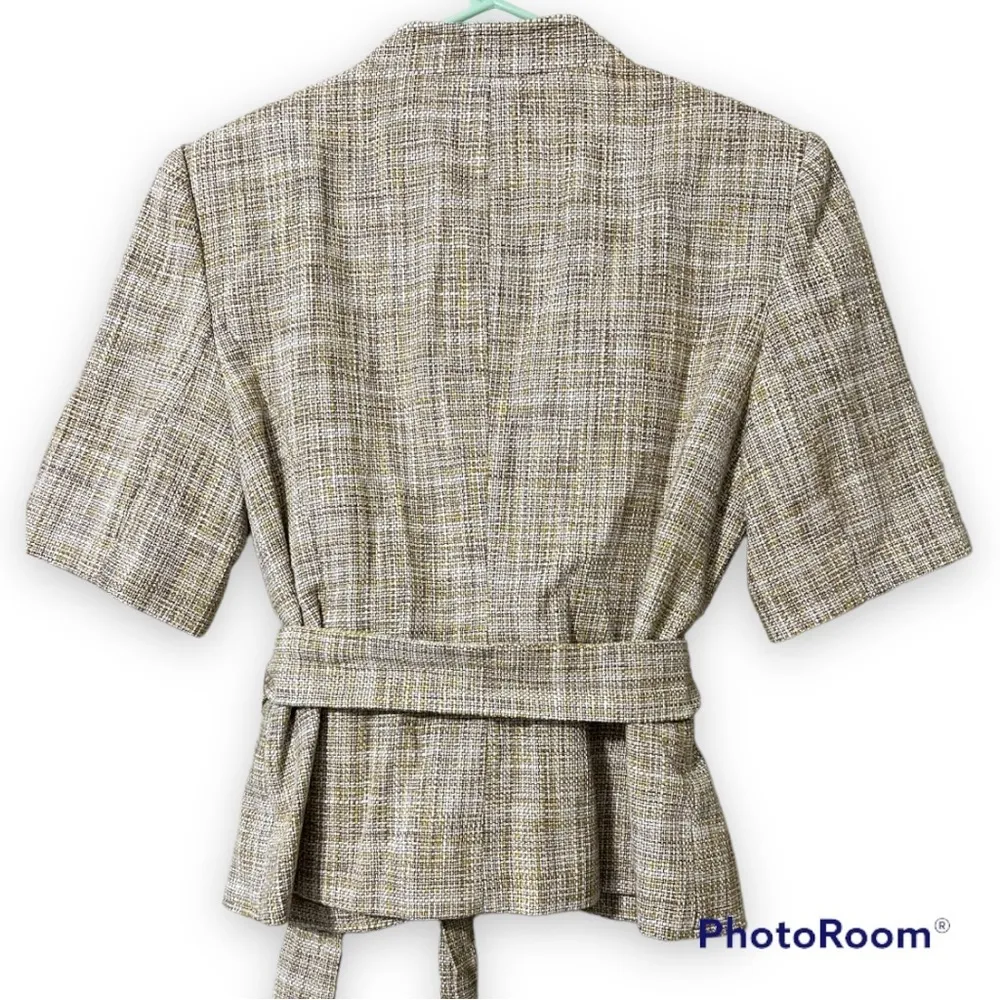 The Limited Collection large gold tan jacket textured with belt three buttons - Image 3