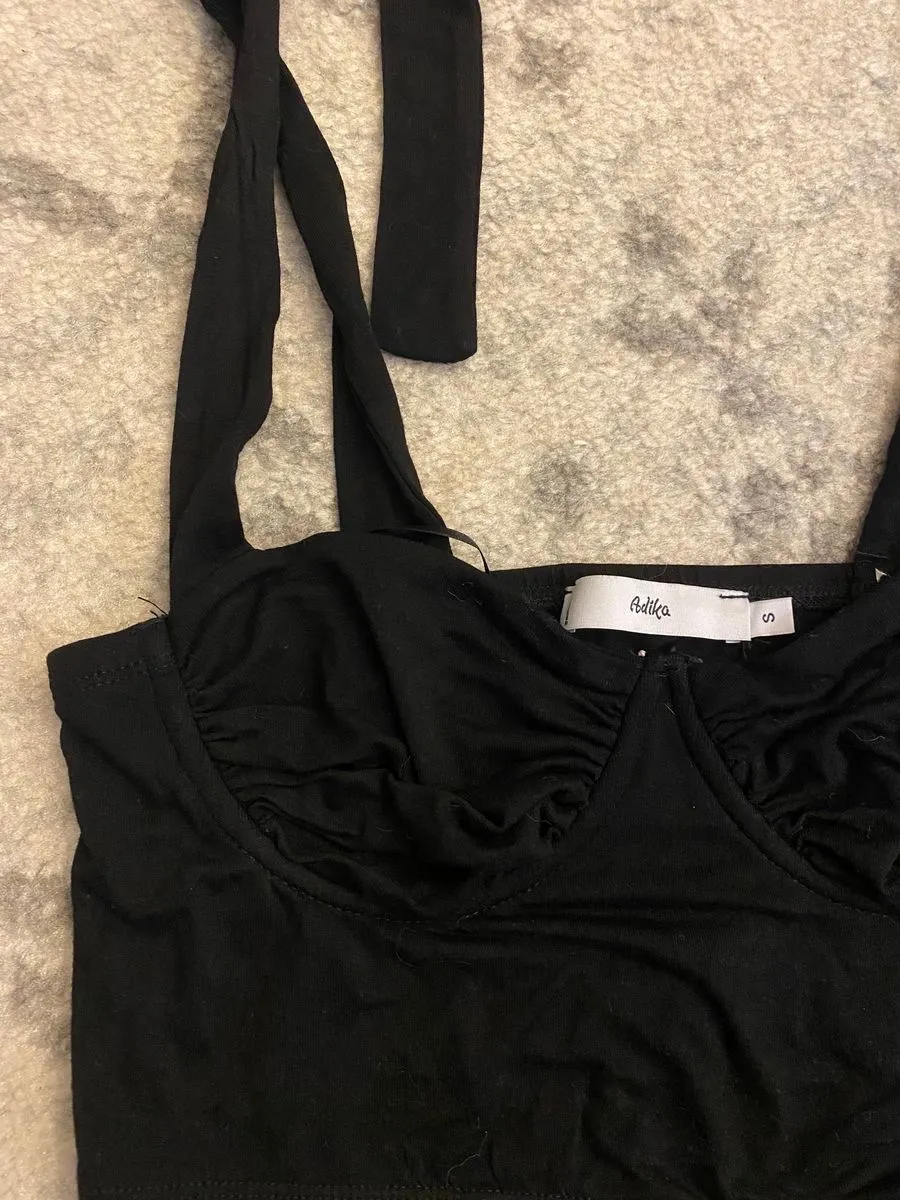 Adika Black Underwire Crop Top - Image 2