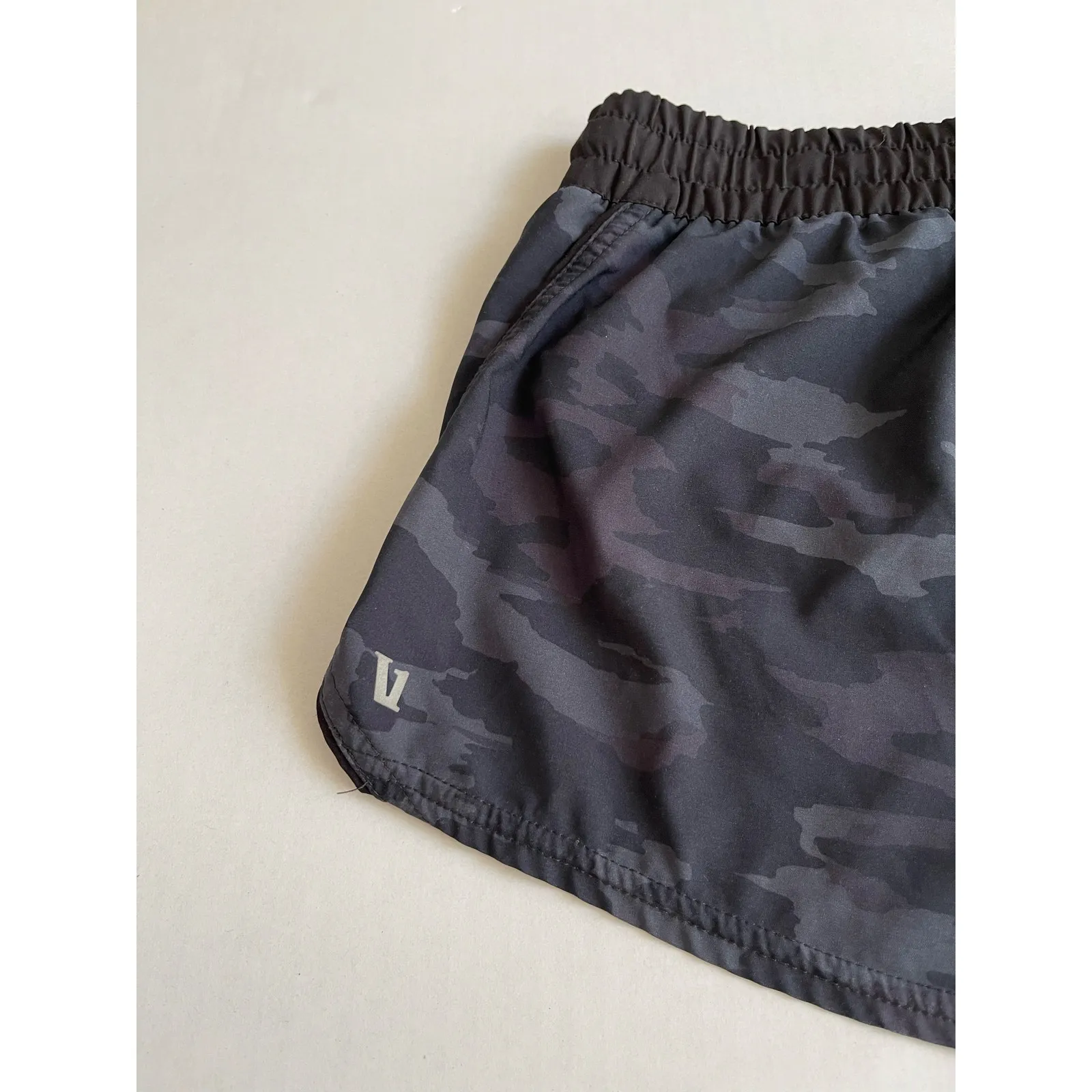 Vuori Clementine Camo shorts size Medium Running Athletic Black Gray - Image 6