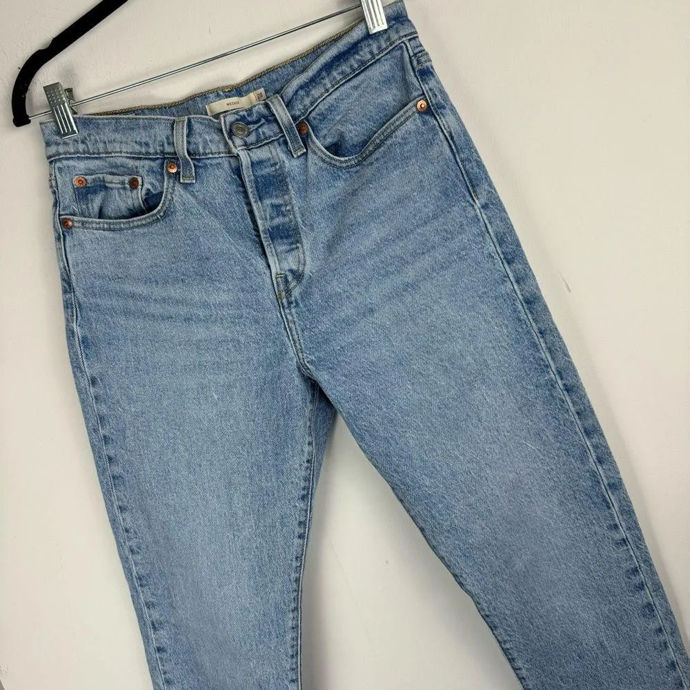 Levi’s Wedgie Straight Leg Jeans Sz 28 Light Wash Button Fly - Image 6