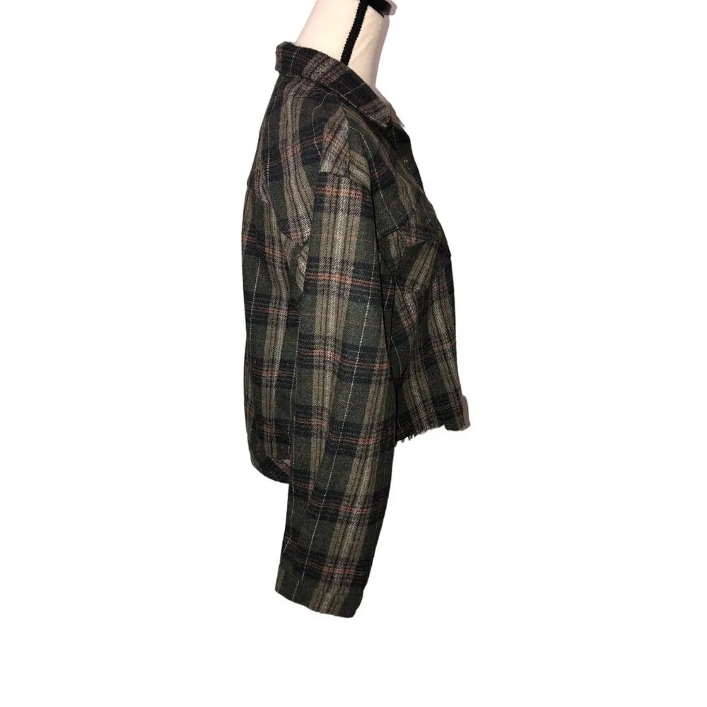 POL Plaid Button Up Jacket Size M Frayed Distressed Hem Green Flannel Pockets - Image 5