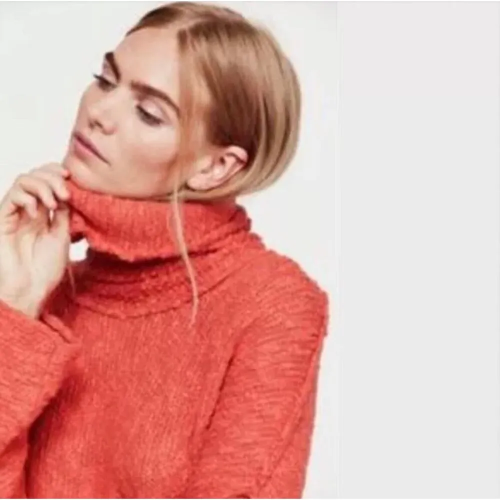Free People Women's Sweater L Slouchy Cowl Neck Orange Textured Knit Pullover - Image 3