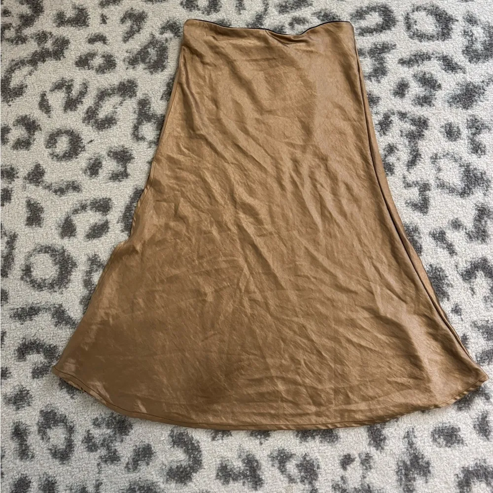 Gold satin slip skirt Size M - Image 4